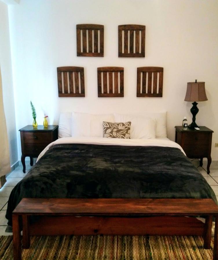 Cinco Hotel B&B サンサルバドル エクステリア 写真