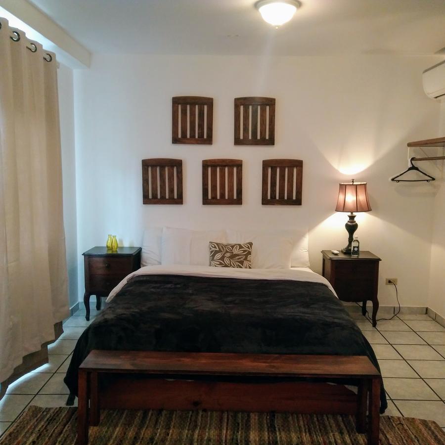 Cinco Hotel B&B サンサルバドル エクステリア 写真