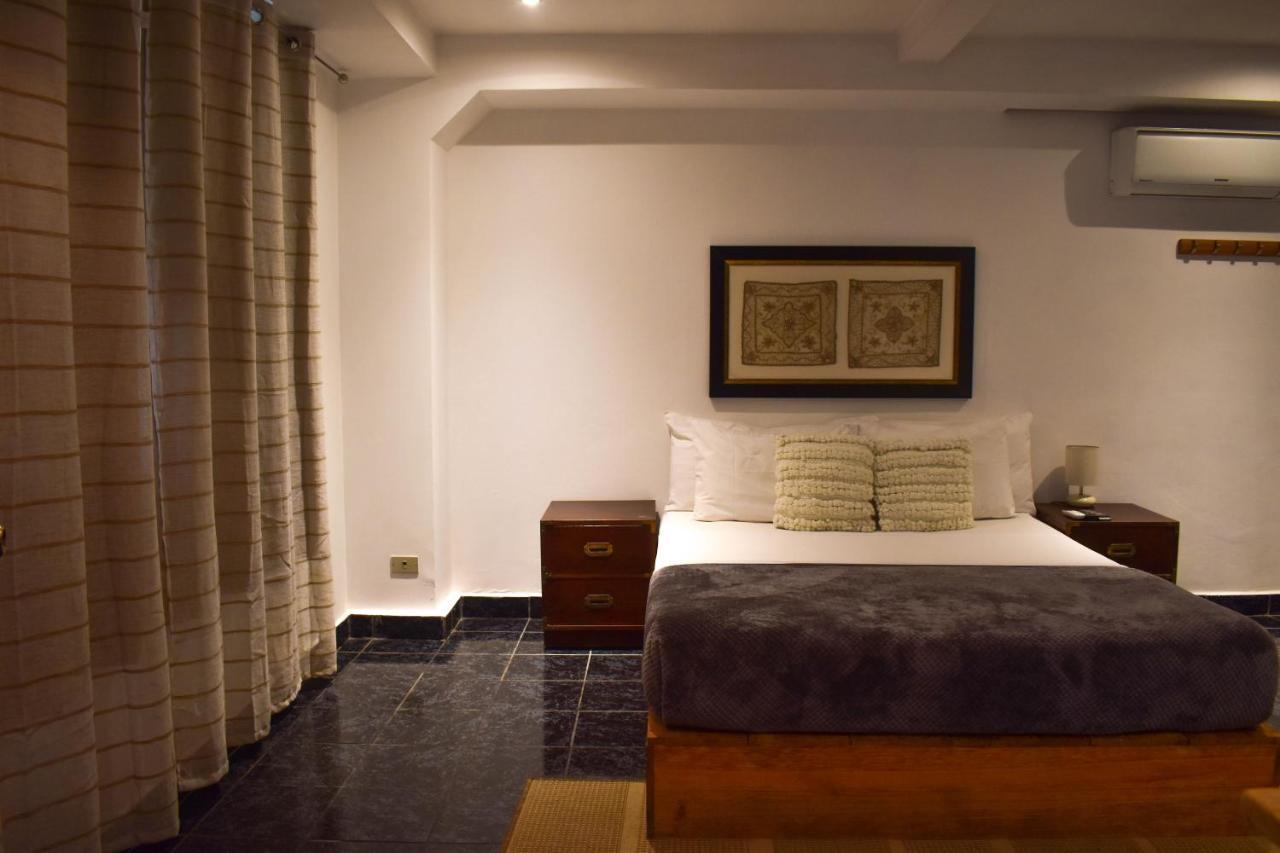 Cinco Hotel B&B サンサルバドル エクステリア 写真